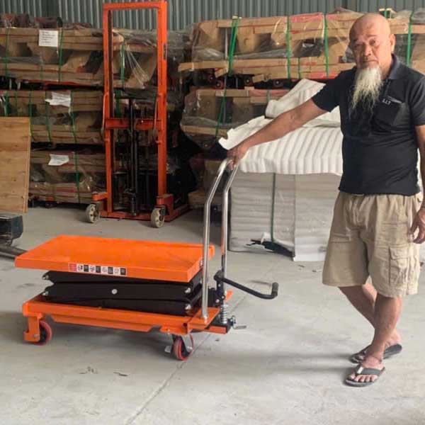 Bàn nâng thuỷ lực 500kg nâng cao 2m