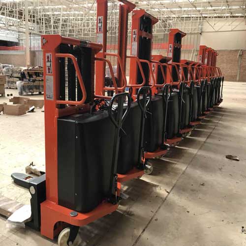 Cung cấp xe nâng bán tự động tại Bắc Giang