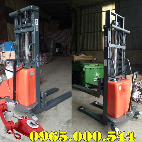Xe nâng bán tự động tại Ninh Bình
