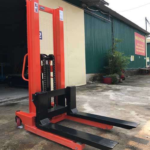 xe nâng tay cao 3000kg giá rẻ